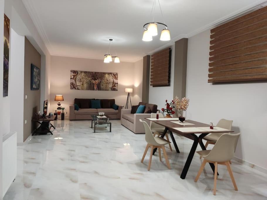 Ebony And Ivory Suites Drosia  Exterior foto